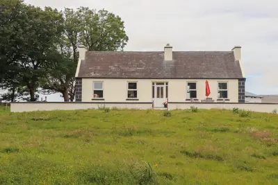 Newtown East, family friendly, with open fire in Kilkee, County Clare