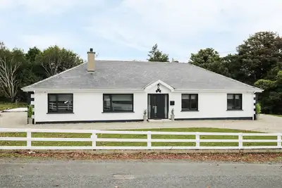 Image de Gatehouse, pet friendly, with a garden in Moville, County Donegal