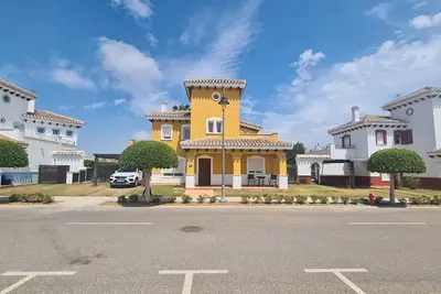 Image de Villa Vidorra south west facing, frontline view, tiled garden, heated pool\n 5x3m