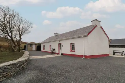 Image de Teach PHAIDÍ MHÓIR, pet friendly in Glencolmcille, County Donegal