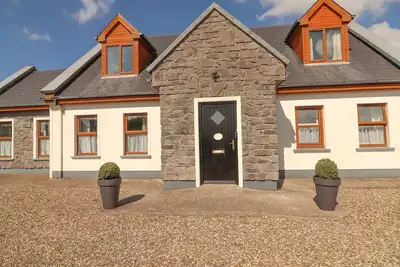 Image de Cherry Blossom Cottage, family friendly in Quilty, County Clare