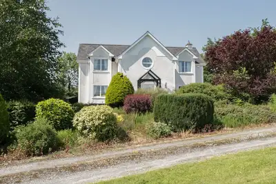 The White House, family friendly in Drumshanbo, County Leitrim