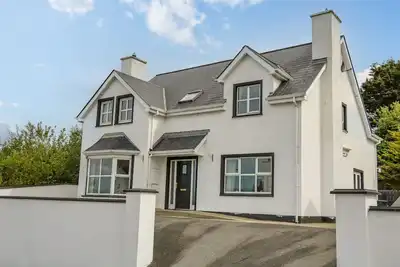 Image de 12 Hillview, pet friendly, with open fire in Buncrana, County Donegal