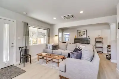 Image de MidTown Reno Vacation Rental w/ Fenced-In Yard!