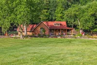 Image de Red Cardinal Lodge Near Snow Trails