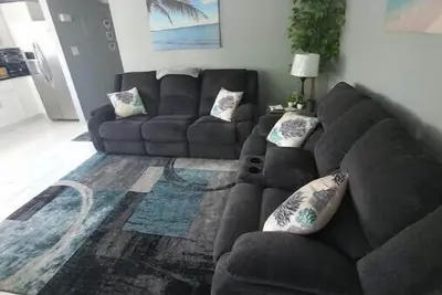 T&B Comfortable Cozy Condo\n