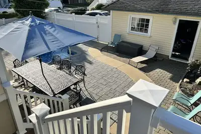 Image de Beautiful water views and pool, minutes to everything!