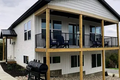 Image de 100 Acre Relaxing Retreat Near Ark- The Farmhouse