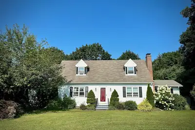 Image de Tranquil country home on a quiet acre, 8 mins from the center of Hudson