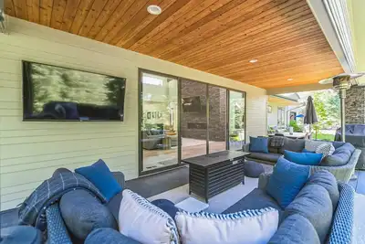 Image de 3 Bedroom + Den, 2. 5 Bath Modern Executive Home - Washougal River Canyon, Wa