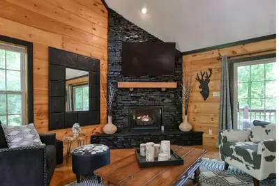 The \"Hole\" Package Luxury Golf Course Cabin\n