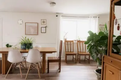 Image de 🦙 Lava Yay Frame - Bright High desert Cabin.