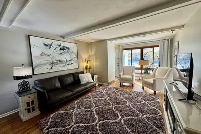 Image de Mall Of America! Great for Families and Groups! Set on a Wonderful Park!