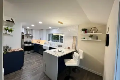 Image de Game-Day Getaway! Modern Home near Downtown, Schools and Stadiums