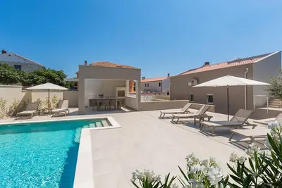 Image de Belle maison à Barbariga avec WiFi