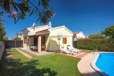 Image de Villa avec piscine près de la plage