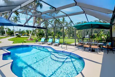 Image de The Barrancas Barnacle! A Private Canal-Front Island Oasis w/ Dock, Sleeps 10