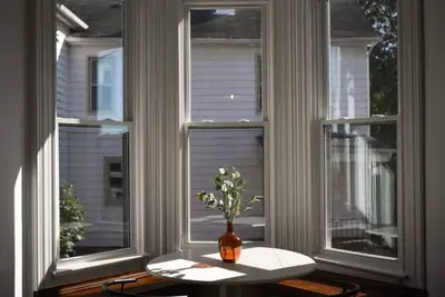 Image de ★ HostWise Stays ★ Sleeps 10, Huge Restored Historical Home!