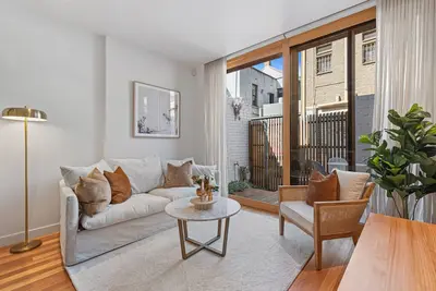 Image de Stylish 2-bed Victorian Terrace in Carlton