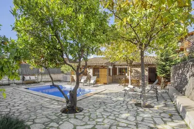 Image de Maison de vacances climatisée avec piscine, terrasse, vue sur les montagnes et Wi-Fi