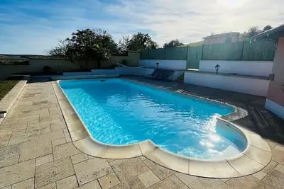 Image de Villa à la Campagne Entièrement Équipée à 10 mn de Joigny