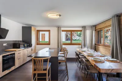 Image de Spacieux appartement pour familles près du centre avec parking