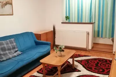 Image de Cozy mountain retreat close to great ski slopes, bike and hiking trails.