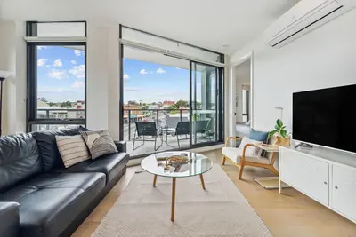 Image de Book Now For Easter - Light-Filled 2br Apt \nw/Balcony + Free Parking