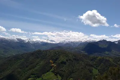 Image de Apartamentos Valdecarzana. Braña el Revellón Senda del oso