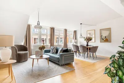 Sanders Leaves - Précieux appartement 2 chambres avec vue sur la ville