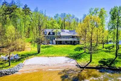 Image de Huge 8br Lakefront Lake Anna, Beach, Dock, Hot Tub