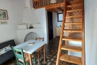 Image de Belle maison située sur une colline de l'île de Samos, à 400 m d'une plage organisée