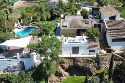 Image de Boutique Spanish Mountain Villa with 2, 5 acre Orchard