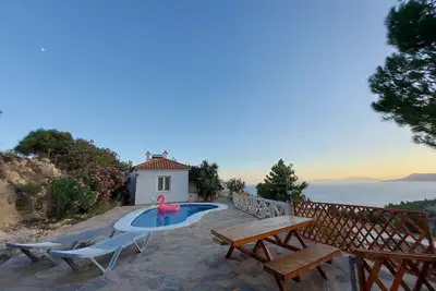 Image de Appartement avec Piscine et Vue Panoramique