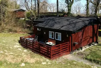 Image de Nuthatch Lodge est situé dans 24 acres de bois et de parc près du village de Cenarth
