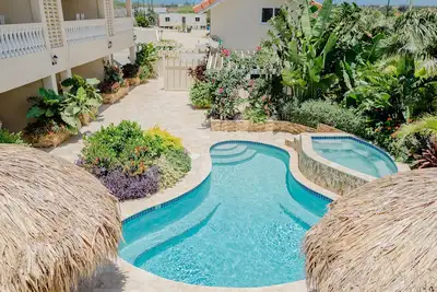 Image de Immense appartement de 4 chambres à 2 km de Eagle Beach