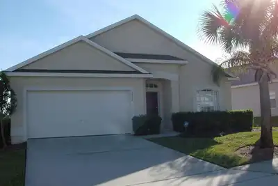 Image de Maison exécutive de 5 chambres avec piscine et salle de jeux