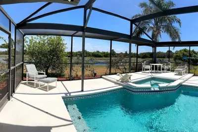 Image de Maison exécutive de 4 chambres - Piscine privée et spa