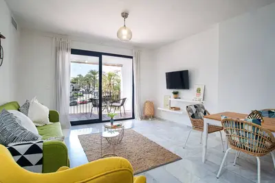 Image de Bel appartement de 2 chambres à coucher à Puerto Banus
