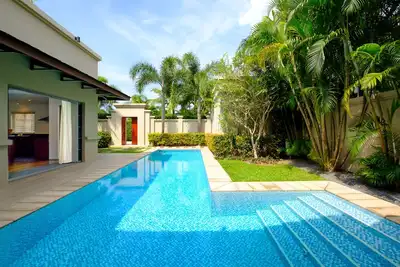 Image de Luxe 2br Pool Villa à pied de la plage de Bangtao