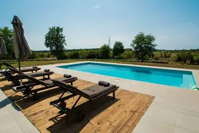 Image de Villa Mauri - Medulin - grand jardin, endroit très calme