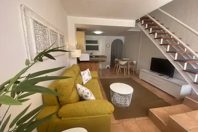 Image de Appartement Duplex moderne près de la piscine! !