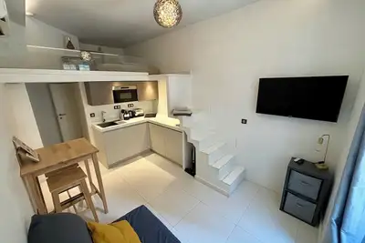 Image de Studio à louer au cœur du Carré d or à Nice rue Dalpozzo à 150 mètres des plages