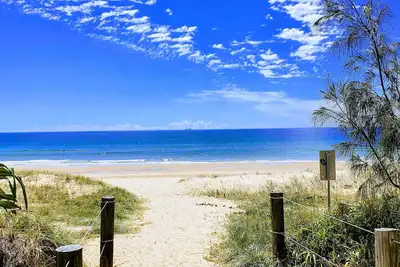 Image de Serene Beachside Apartment