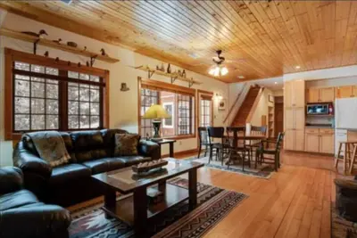 Image de Andy Lee’s Bearskin Cabin