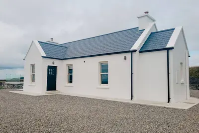 Image de An ideal base for exploring the Burren with sea views, on the Wild Atlantic Way.