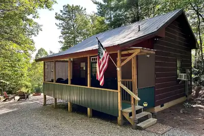 Image de Misty Mountain Misty Mountain Cabin Slps5 1q, 1 Sleeper, 1 Single