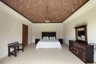 Image de Villa acogedora con patio estilo hacienda. ¡Gimnasio y alberca en casa club!