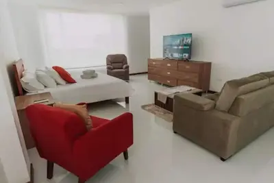 Image de Suite w/ Kitchenette and Living Room\n