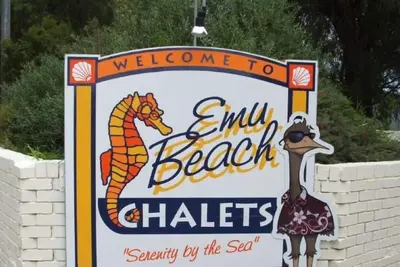 Image de 2 Bedroom Double Sofa Chalet Emu Beach